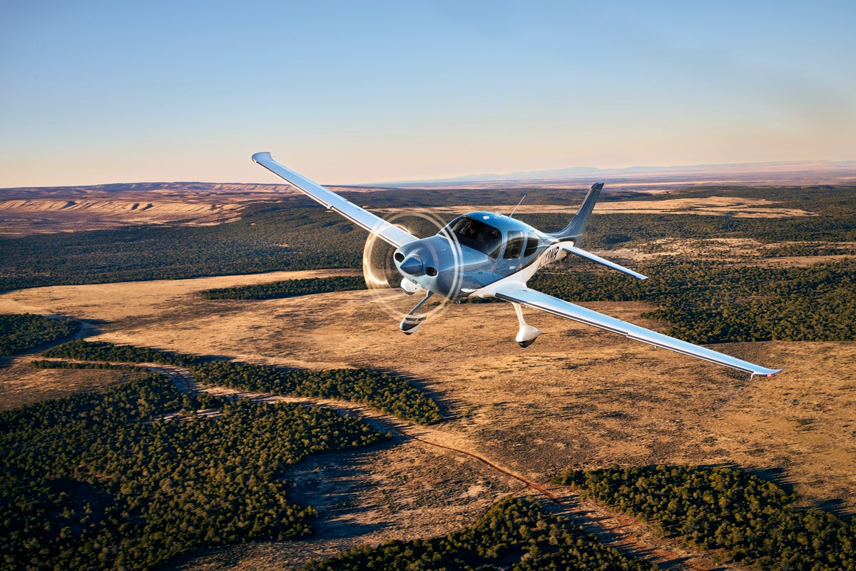Cirrus SR Series G7+ Receives Transport Canada Civil Aviation Validation of Safe Return™ Emergency Autoland 