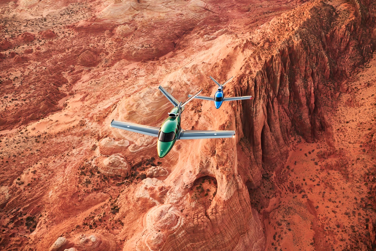 Cirrus Adds Vision Jet Flight Training Simulator in Scottsdale 