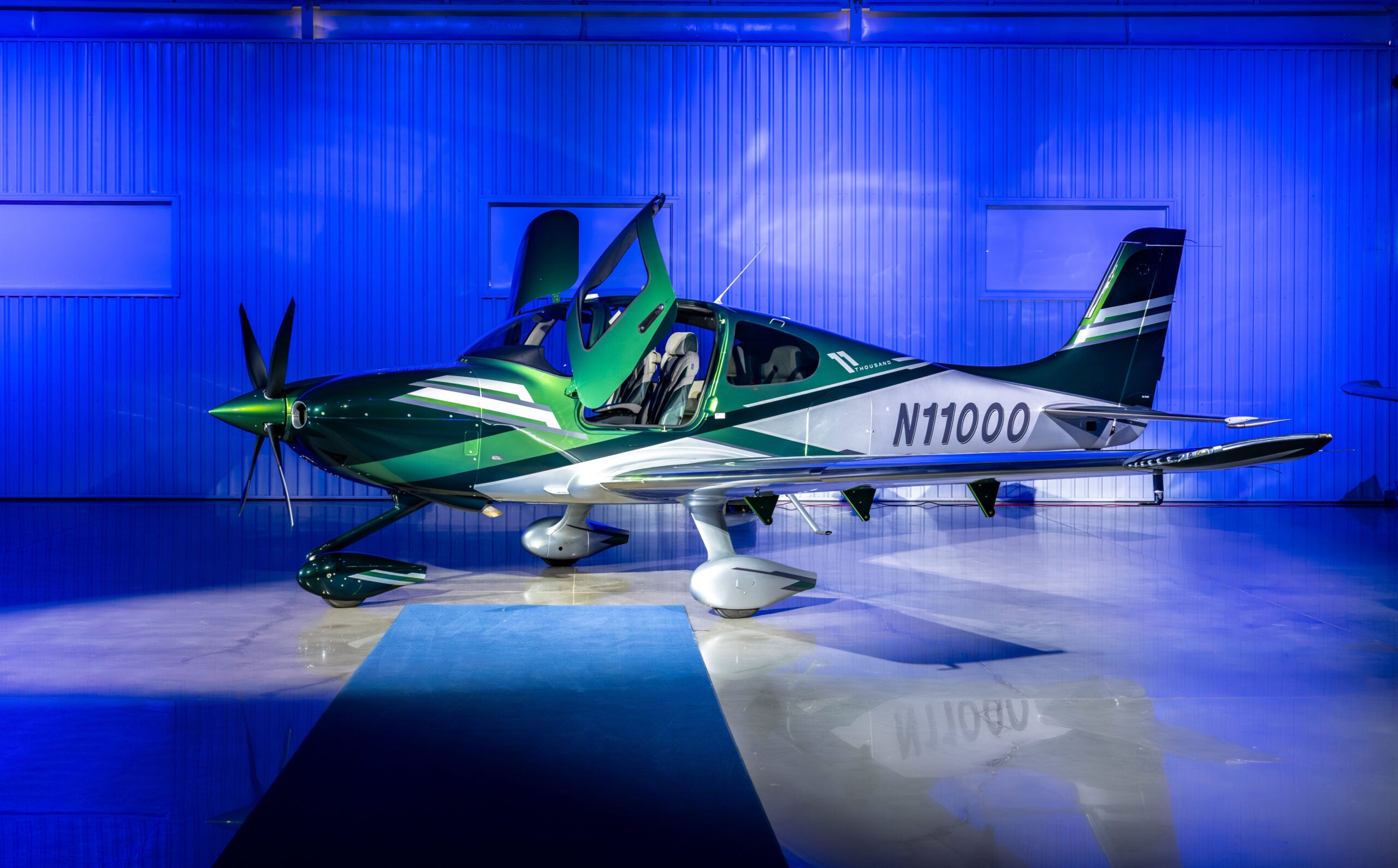 Cirrus Delivers 11,000 SR Series Aircraft 
